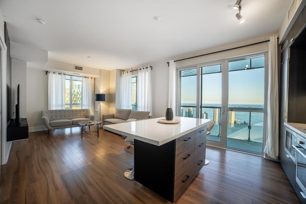 Designer Condo W/ Cn Tower View & Parking Toronto Eksteriør bilde